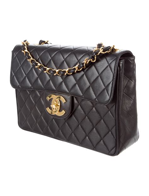 Chanel purse classic